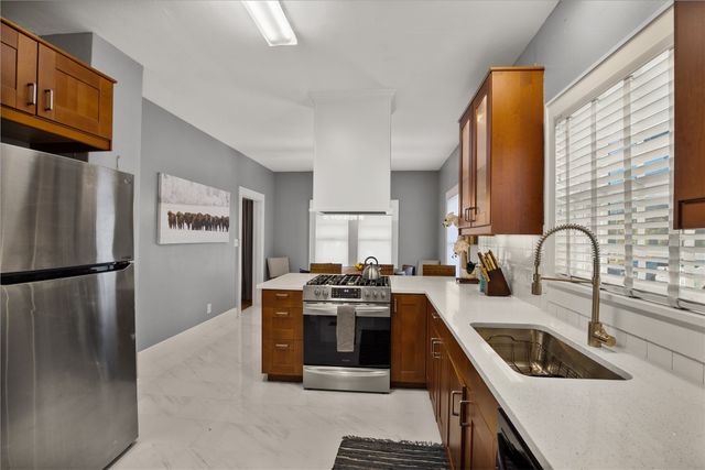 2701 S University Drive, Fort Worth, TX 76109