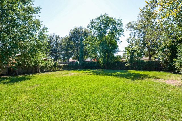 13010 Joliet Street, Houston, TX 77015