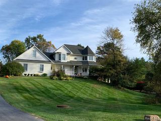 962 Hidden Valley Drive, Lake Orion, MI 48362