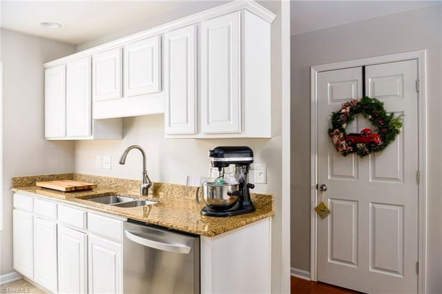 3118 Hyde Place Circle, Winston-salem, NC 27103