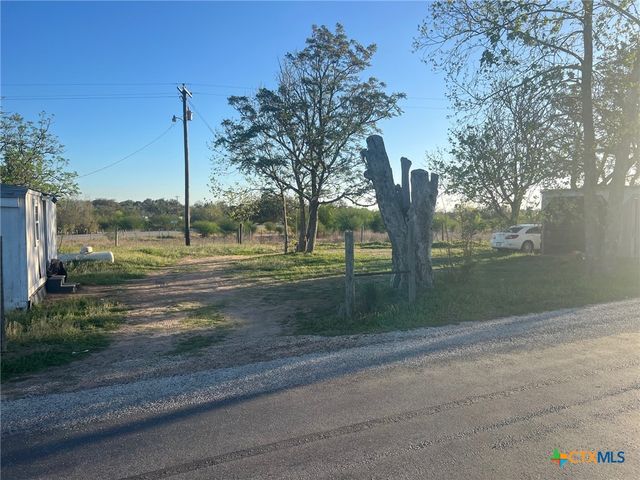 37 Hannessee Road, Cuero, TX 77954