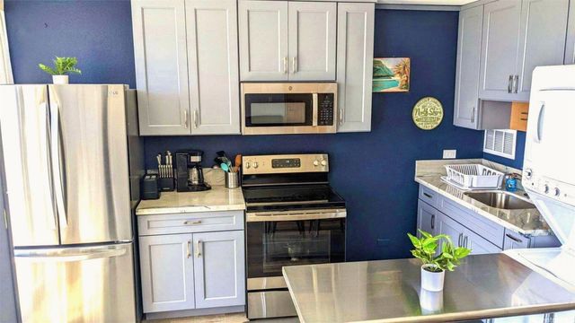 1456 Thurston Avenue A801, Honolulu, HI 96822
