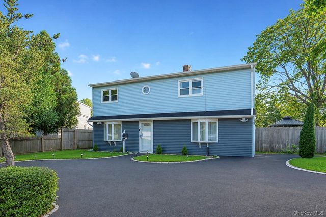 46 Stone Lane, Levittown, NY 11756