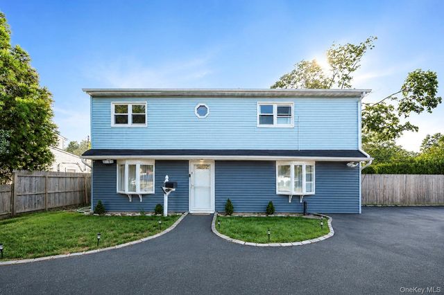 46 Stone Lane, Levittown, NY 11756