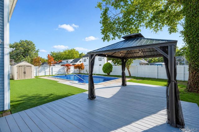 46 Stone Lane, Levittown, NY 11756