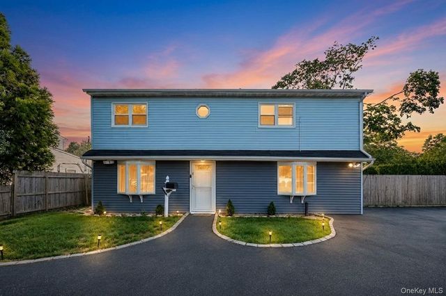 46 Stone Lane, Levittown, NY 11756