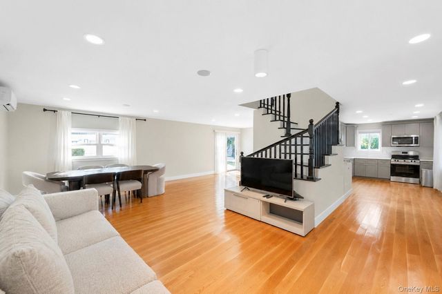 46 Stone Lane, Levittown, NY 11756
