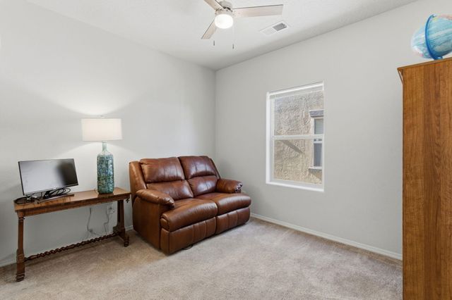 5827 Fossil Road NW, Albuquerque, NM 87114