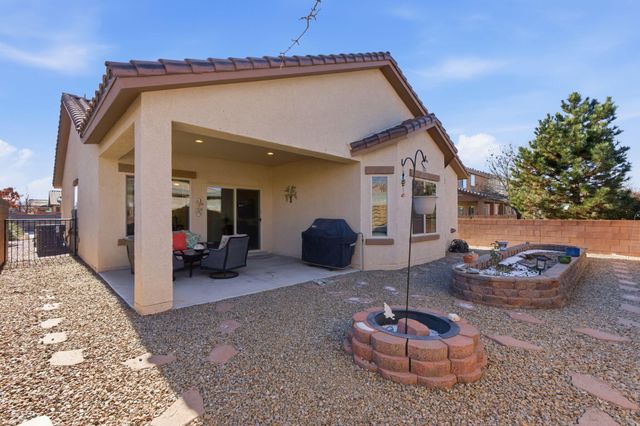 5827 Fossil Road NW, Albuquerque, NM 87114