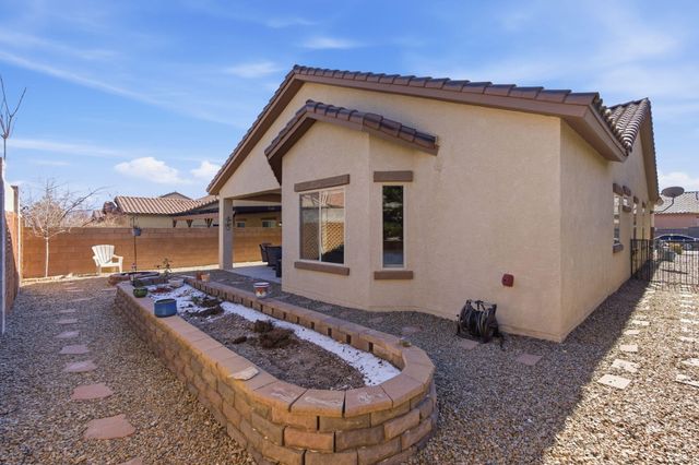 5827 Fossil Road NW, Albuquerque, NM 87114