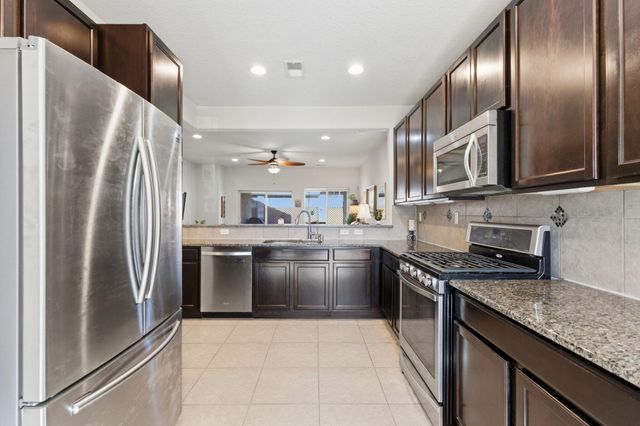 5827 Fossil Road NW, Albuquerque, NM 87114