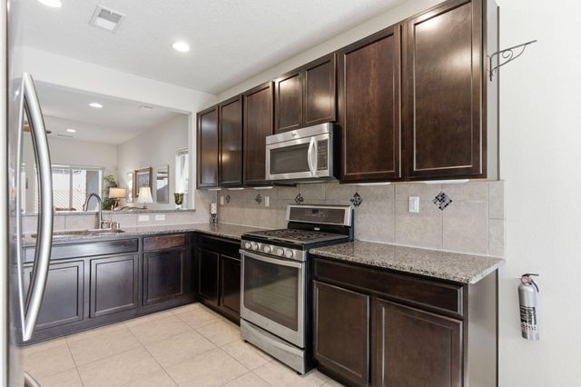 5827 Fossil Road NW, Albuquerque, NM 87114