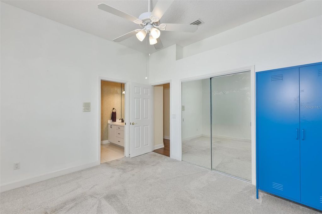 Image 25 of property listing at 2901 ZAHARIAS DRIVE, Orlando, FL 32837