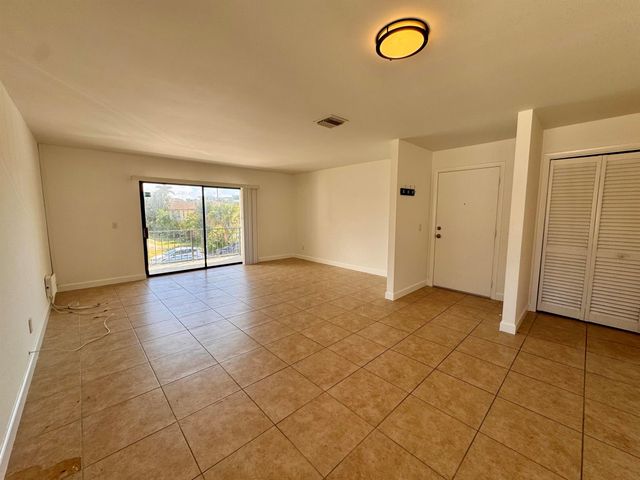 125 S Palmway Avenue 4, Lake Worth Beach, FL 33460