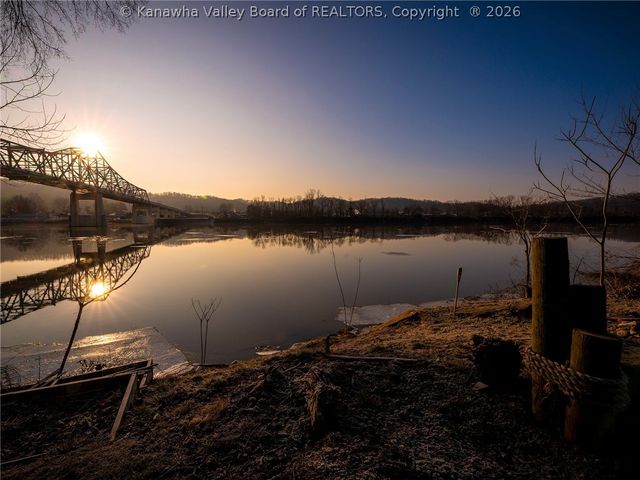 120 Whittbury Lane, Red House, WV 25168