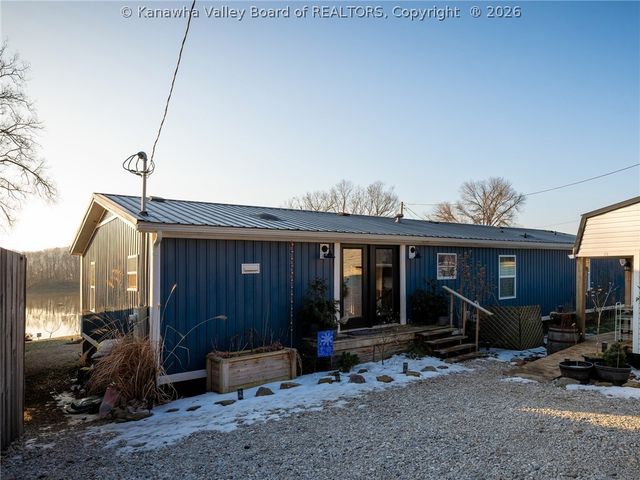 120 Whittbury Lane, Red House, WV 25168