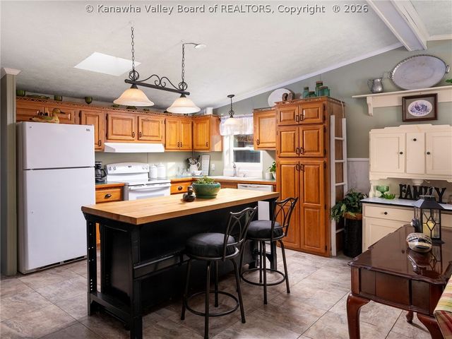 120 Whittbury Lane, Red House, WV 25168