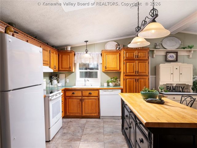 120 Whittbury Lane, Red House, WV 25168