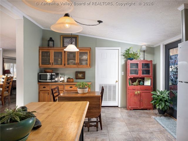 120 Whittbury Lane, Red House, WV 25168