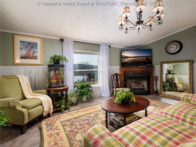 120 Whittbury Lane, Red House, WV 25168