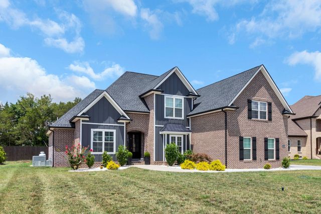 2614 Holly Springs Dr, Murfreesboro, TN 37128