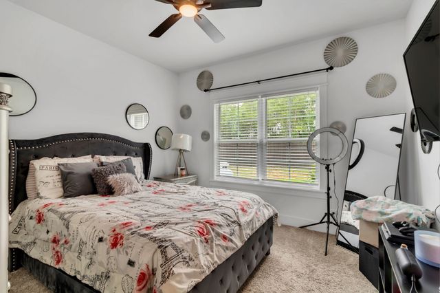 2614 Holly Springs Dr, Murfreesboro, TN 37128