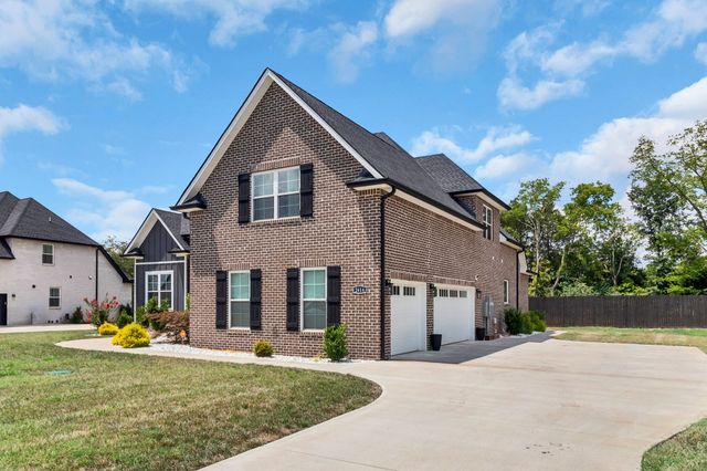 2614 Holly Springs Dr, Murfreesboro, TN 37128