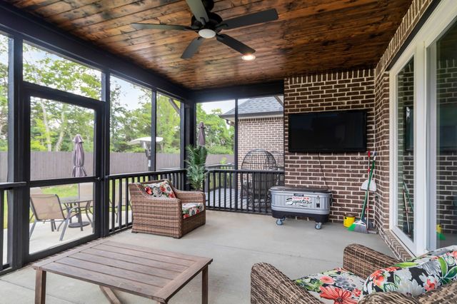 2614 Holly Springs Dr, Murfreesboro, TN 37128
