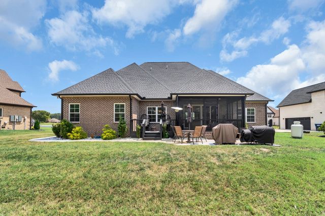 2614 Holly Springs Dr, Murfreesboro, TN 37128