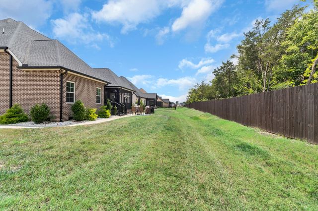 2614 Holly Springs Dr, Murfreesboro, TN 37128