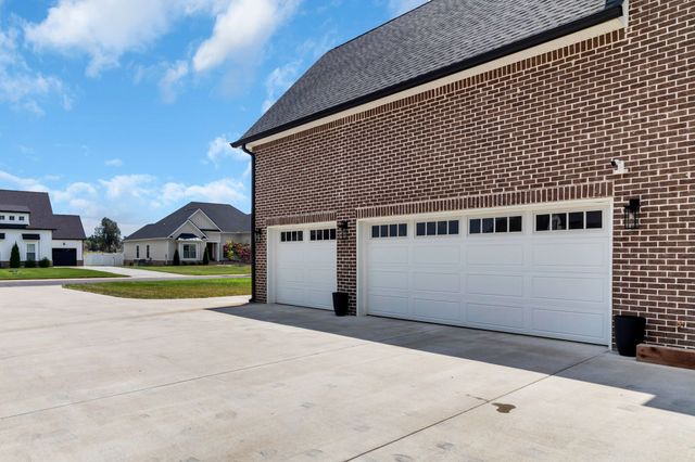 2614 Holly Springs Dr, Murfreesboro, TN 37128