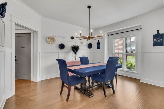 2614 Holly Springs Dr, Murfreesboro, TN 37128