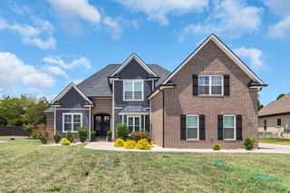 2614 Holly Springs Dr, Murfreesboro, TN 37128