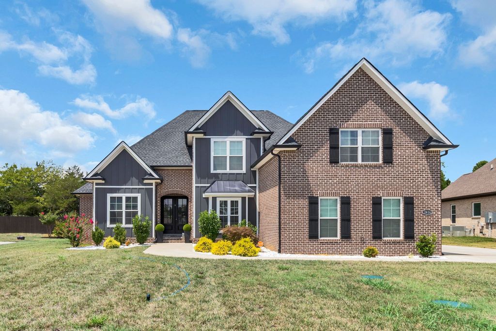 2614 Holly Springs Dr, Murfreesboro, TN 37128