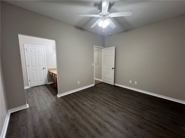 3014 SE J Street 20, Bentonville, AR 72712