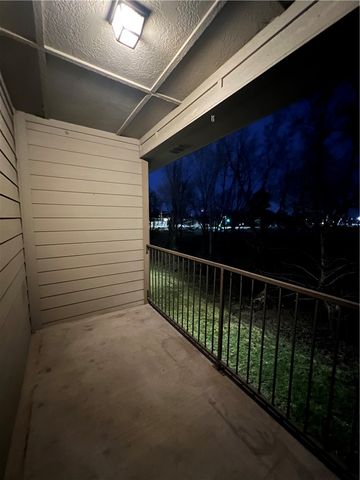 3014 SE J Street 20, Bentonville, AR 72712