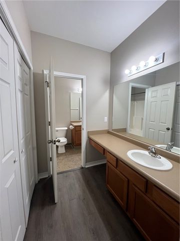 3014 SE J Street 20, Bentonville, AR 72712