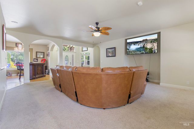 1861 Canyon Park Ct, Twin Falls, ID 83301