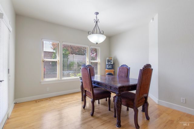 1861 Canyon Park Ct, Twin Falls, ID 83301