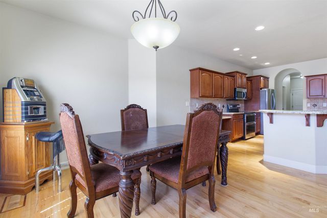 1861 Canyon Park Ct, Twin Falls, ID 83301