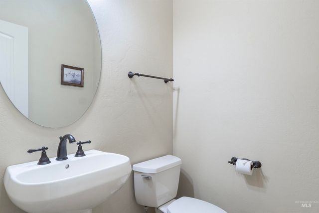 1861 Canyon Park Ct, Twin Falls, ID 83301