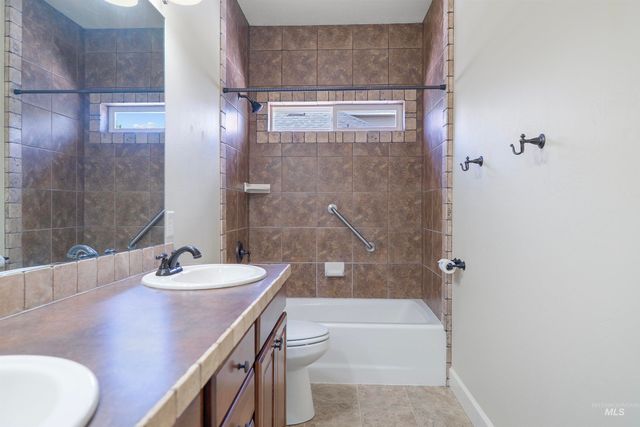 1861 Canyon Park Ct, Twin Falls, ID 83301
