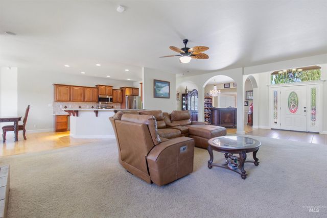 1861 Canyon Park Ct, Twin Falls, ID 83301