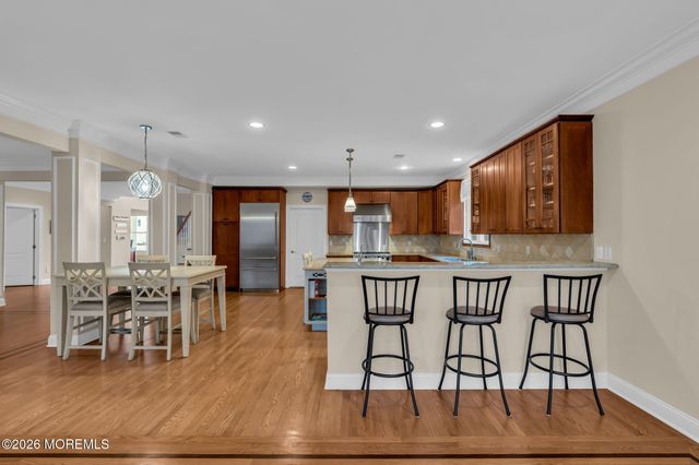 10 Imbrie Place, Sea Bright, NJ 07760