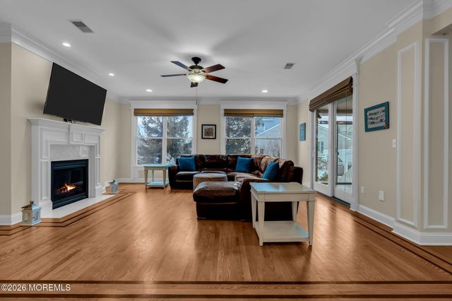 10 Imbrie Place, Sea Bright, NJ 07760