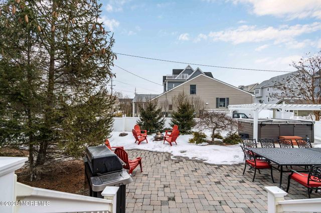 10 Imbrie Place, Sea Bright, NJ 07760