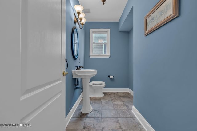 10 Imbrie Place, Sea Bright, NJ 07760