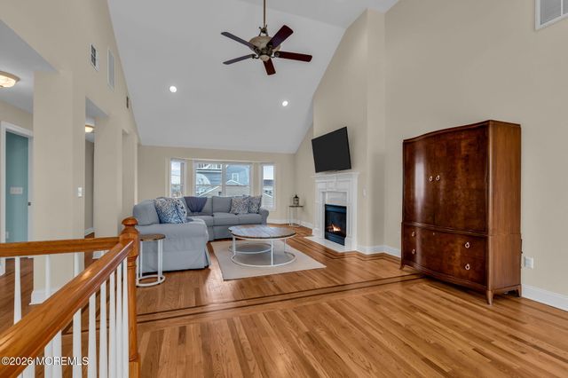 10 Imbrie Place, Sea Bright, NJ 07760