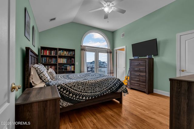 10 Imbrie Place, Sea Bright, NJ 07760