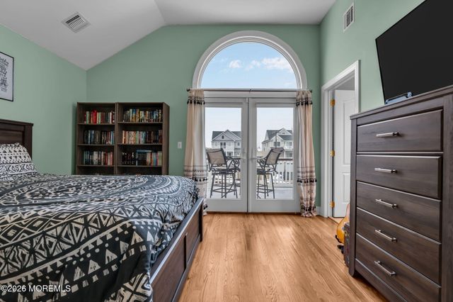 10 Imbrie Place, Sea Bright, NJ 07760